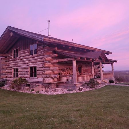 Livonia Firefly Creek Lodge מראה חיצוני תמונה