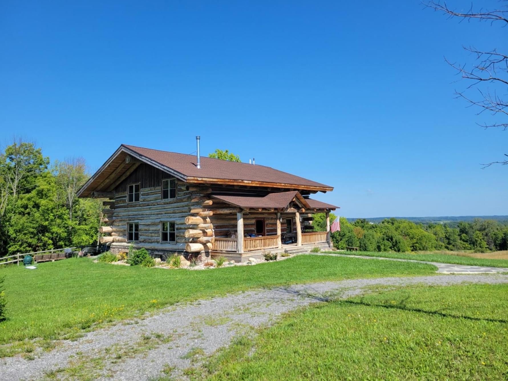 Livonia Firefly Creek Lodge מראה חיצוני תמונה